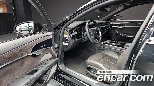 Audi A8 2023 — photo 13