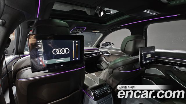 Audi A8 2023 — photo 18
