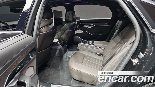 Audi A8 2023 — photo 19