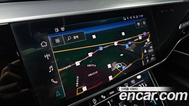 Audi A8 2023 — photo 21