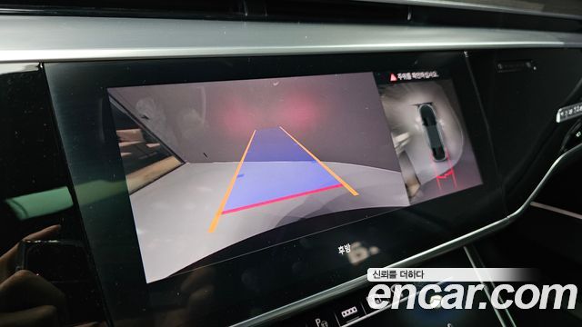 Audi A8 2023 — photo 22