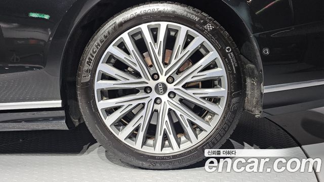 Audi A8 2023 — photo 7