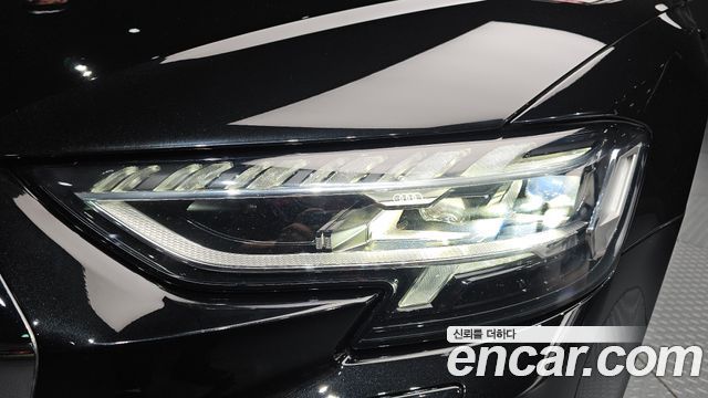 Audi A8 2023 — photo 8