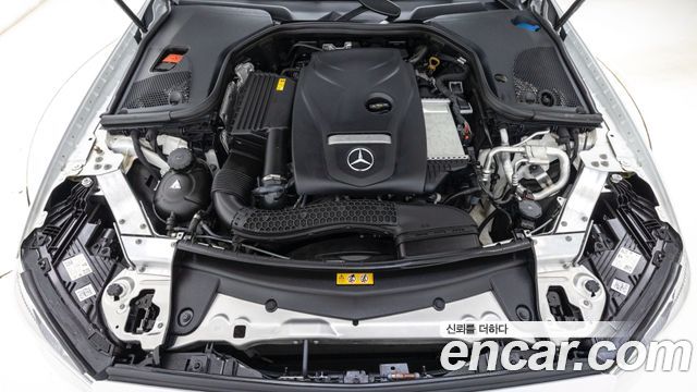 Mercedes-Benz E-Class 2023 — photo 6