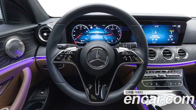 Mercedes-Benz E-Class 2023 — photo 20