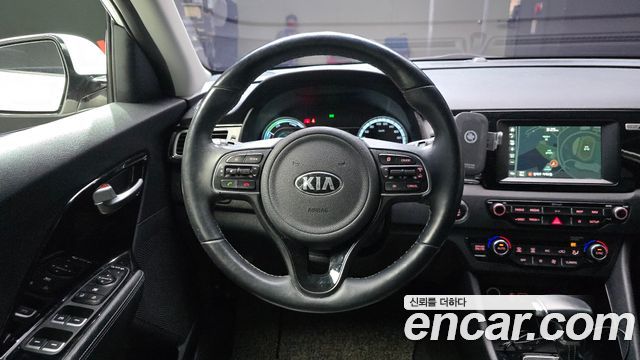 Kia Niro 2018 — photo 13