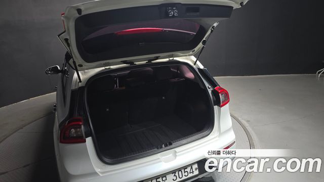 Kia Niro 2018 — photo 20