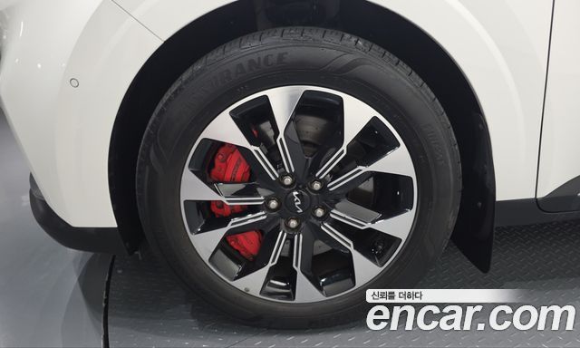 Kia Canival 2023 — photo 5