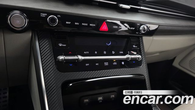 Kia Canival 2023 — photo 22