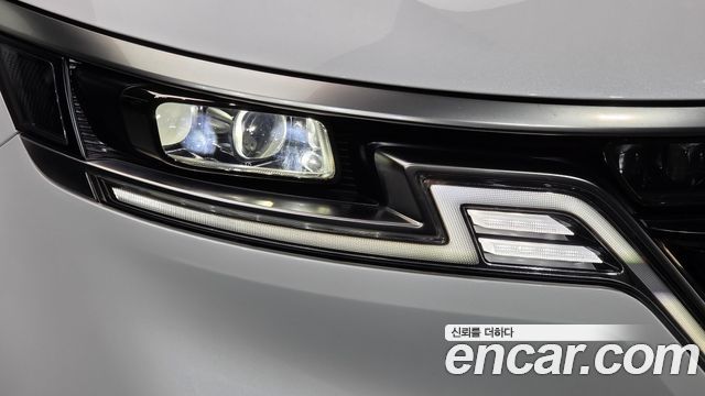 Kia Canival 2023 — photo 8