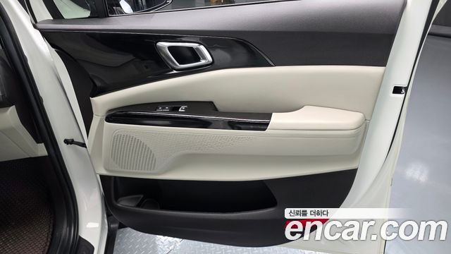 Kia Canival 2023 — photo 15
