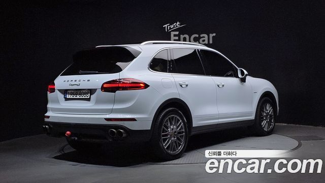 Porsche Cayenne 2015 — photo 2