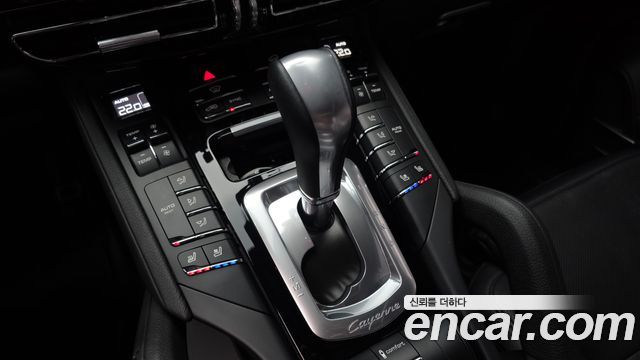 Porsche Cayenne 2015 — photo 9