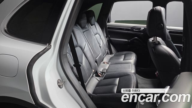 Porsche Cayenne 2015 — photo 12