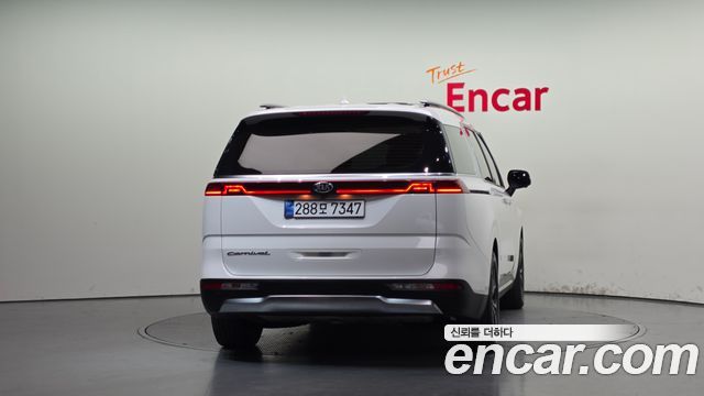 Kia Canival 2021 — photo 4