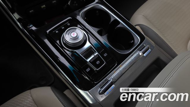 Kia Canival 2021 — photo 9