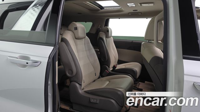Kia Canival 2021 — photo 11
