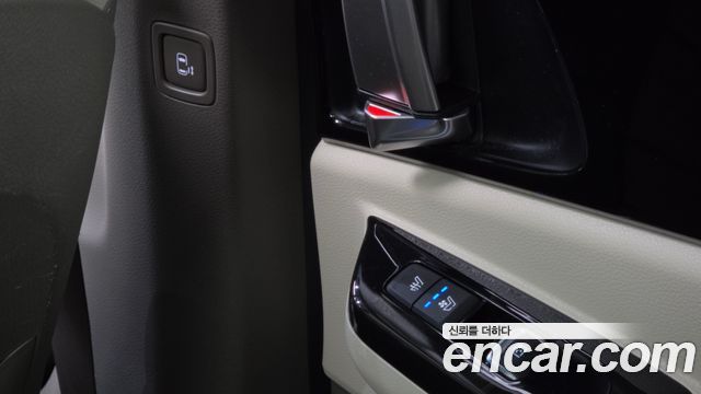 Kia Canival 2021 — photo 17