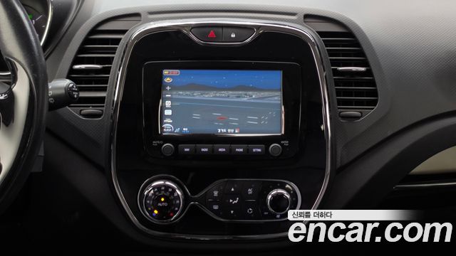 Renault Korea QM3 2015 — photo 14