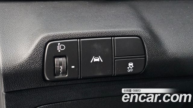 Hyundai AVANTE 2023 — photo 13