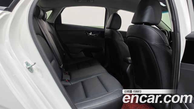 Kia K3 2024 — photo 17