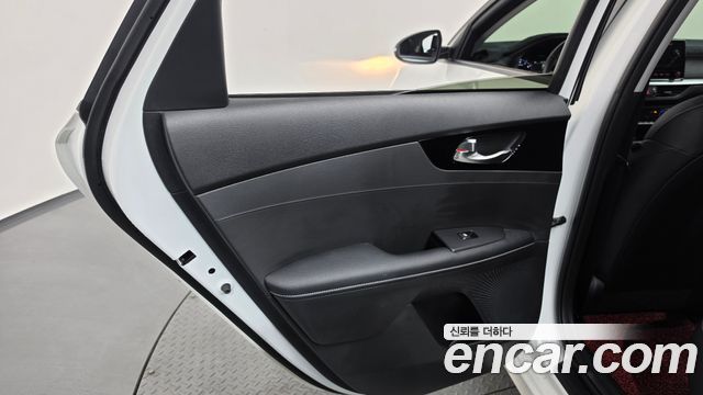 Kia K3 2024 — photo 15