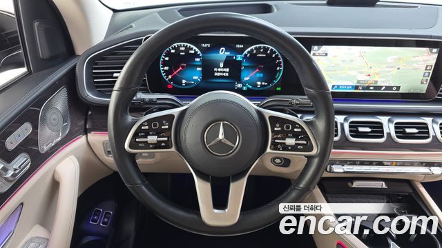Mercedes-Benz GLE-Class 2021 — photo 13