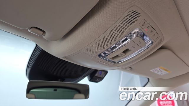 Mercedes-Benz GLE-Class 2021 — photo 17