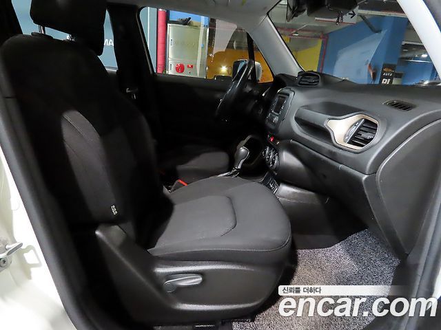 Jeep Renegade 2016 — photo 11
