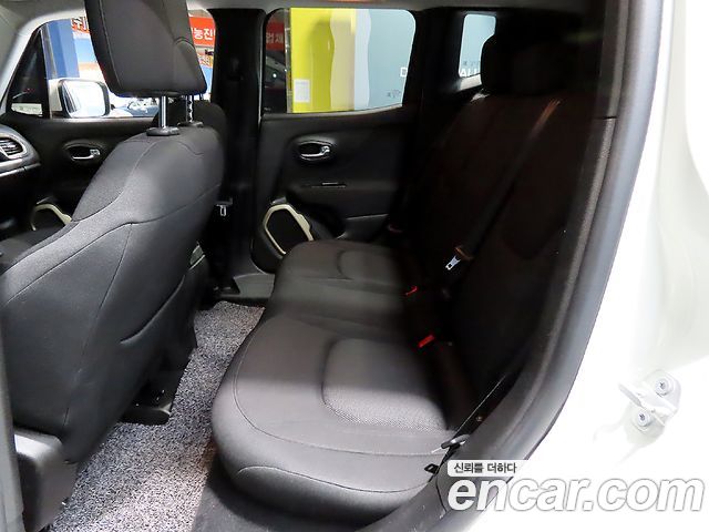 Jeep Renegade 2016 — photo 12