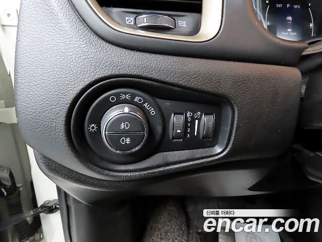 Jeep Renegade 2016 — photo 14