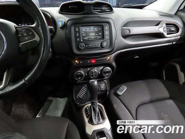 Jeep Renegade 2016 — photo 18