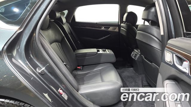 Genesis G80 2019 — photo 11