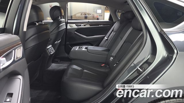 Genesis G80 2019 — photo 12