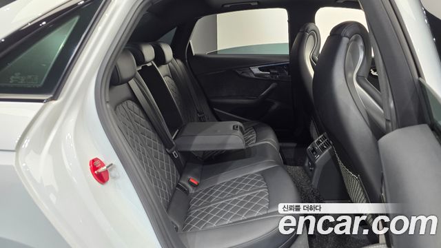 Audi S4 2021 — photo 17