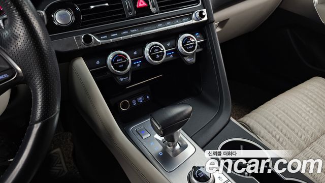 Genesis G70 2018 — photo 12