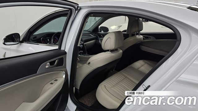 Genesis G70 2018 — photo 18