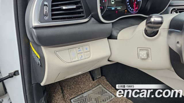 Genesis G70 2018 — photo 25