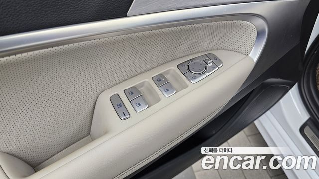 Genesis G70 2018 — photo 28
