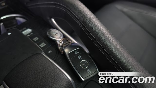 Mercedes-Benz GLE-Class 2024 — photo 21
