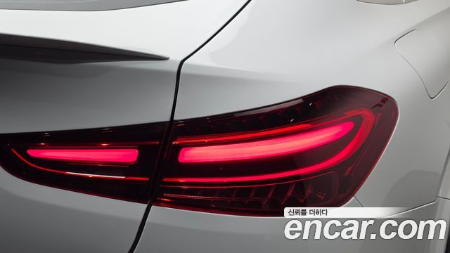 Mercedes-Benz GLE-Class 2024 — photo 9