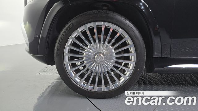 Mercedes-Benz GLS-Class 2023 — photo 5