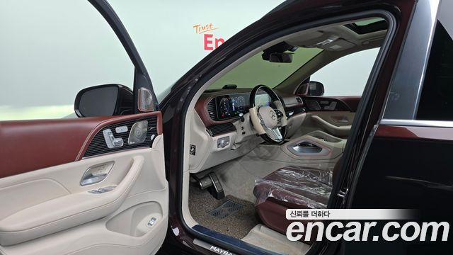 Mercedes-Benz GLS-Class 2023 — photo 10