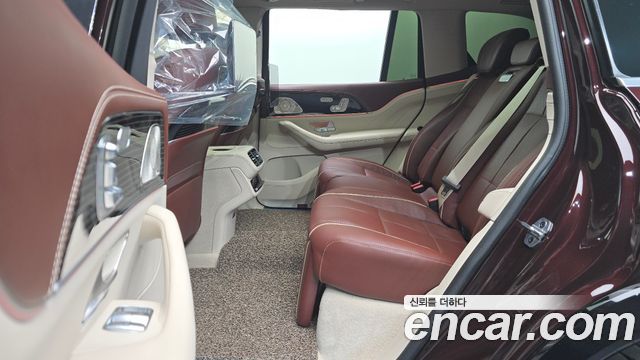 Mercedes-Benz GLS-Class 2023 — photo 12