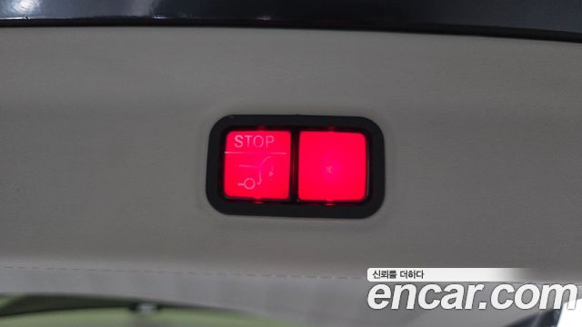 Mercedes-Benz GLS-Class 2023 — photo 20