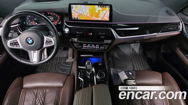 BMW Gran Turismo 2022 — photo 10