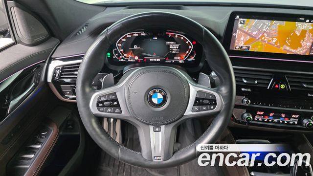 BMW Gran Turismo 2022 — photo 18