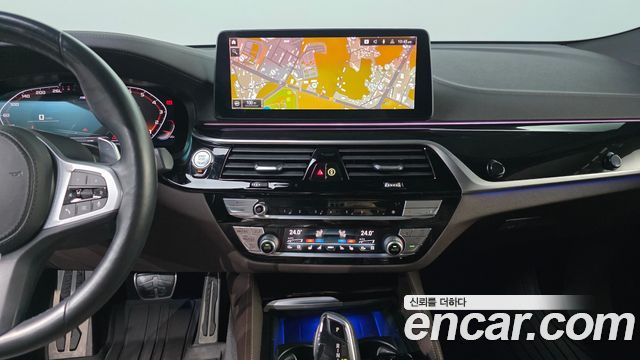 BMW Gran Turismo 2022 — photo 19