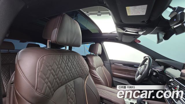 BMW Gran Turismo 2022 — photo 26