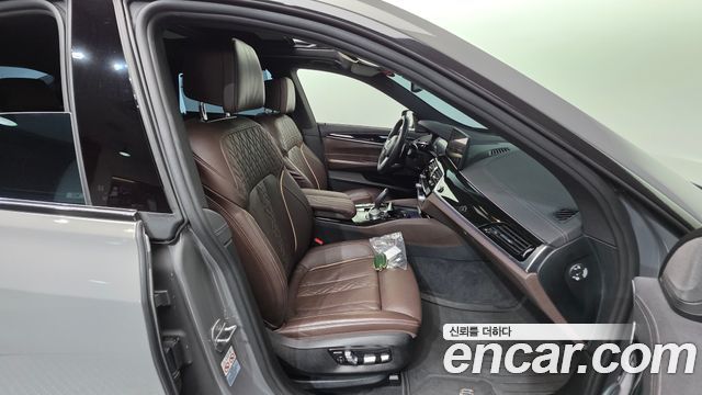 BMW Gran Turismo 2022 — photo 16